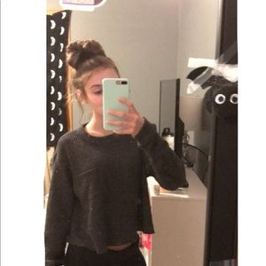 dark grey cropped sweater with pocket !